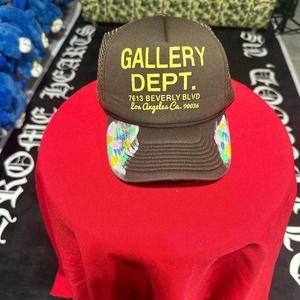 Gallerydept trucker hat brown color